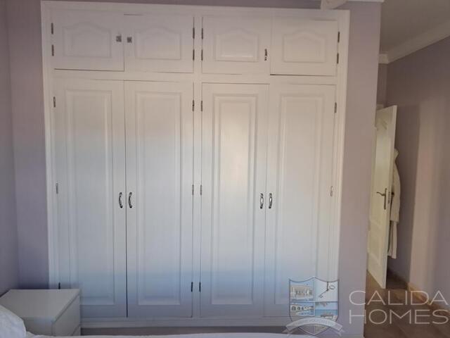 Villa Cupida: Resale Villa for Sale in Arboleas, Almería
