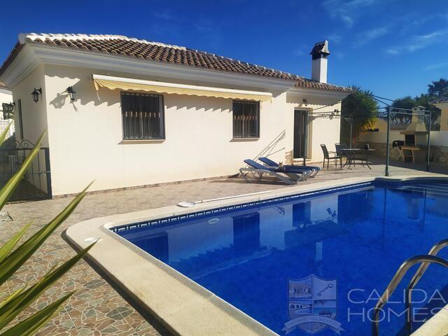 Villa Daisy : Resale Villa for Sale in Arboleas, Almería