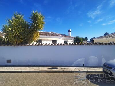 Villa Daisy : Resale Villa in Arboleas, Almería