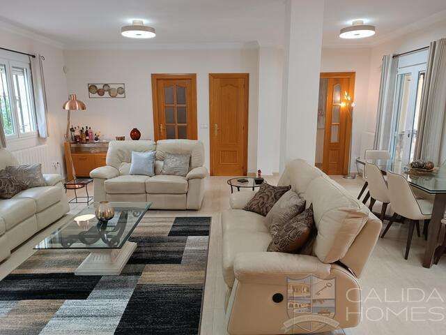 Villa Darling : Resale Villa for Sale in Arboleas, Almería