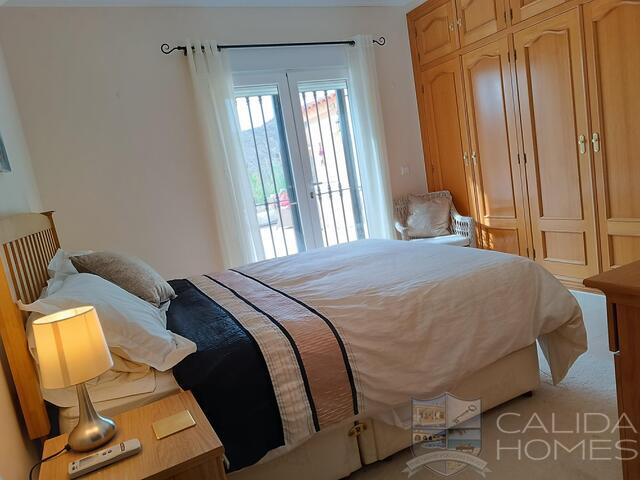 Villa Darling : Resale Villa for Sale in Arboleas, Almería