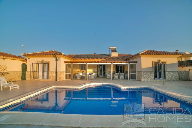 Villa Darling : Resale Villa for Sale in Arboleas, Almería