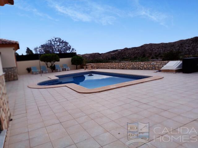 Villa Darling : Resale Villa for Sale in Arboleas, Almería