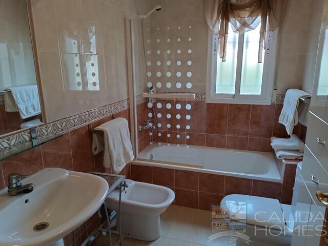 Villa Darling : Resale Villa for Sale in Arboleas, Almería