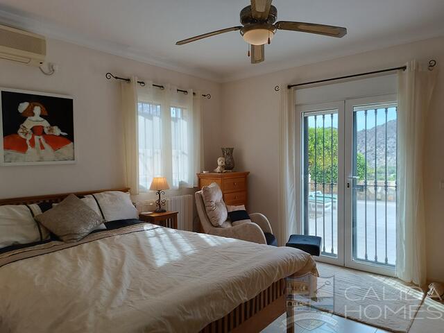 Villa Darling : Resale Villa for Sale in Arboleas, Almería