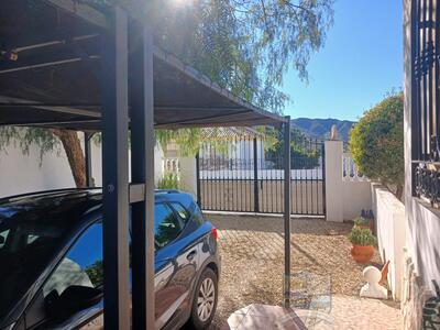 Villa de Las Palmas : Resale Villa in Arboleas, Almería