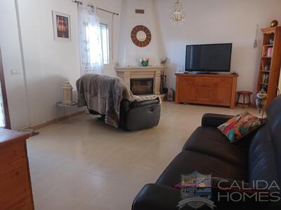 Villa de Las Palmas : Resale Villa in Arboleas, Almería