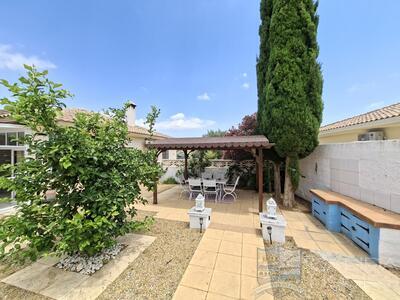 Villa de Luces: Resale Villa in Arboleas, Almería