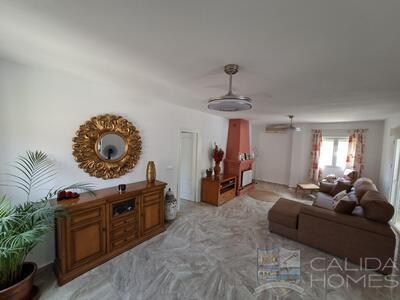 Villa de Luces: Resale Villa in Arboleas, Almería