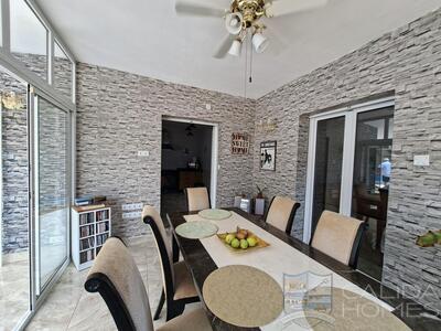 Villa de Luces: Resale Villa in Arboleas, Almería