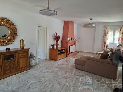 Villa de Luces: Resale Villa in Arboleas, Almería