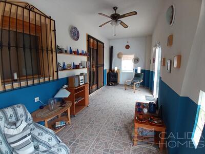 Villa De Suenos: Resale Villa in Arboleas, Almería