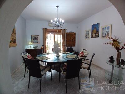 Villa De Suenos: Resale Villa in Arboleas, Almería