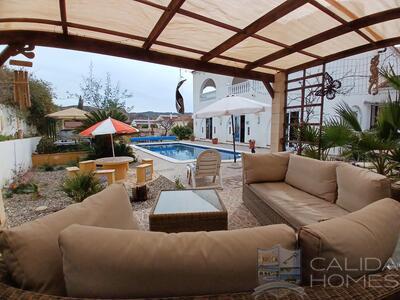 Villa De Suenos: Resale Villa in Arboleas, Almería