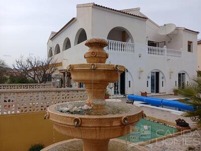 Villa De Suenos: Resale Villa in Arboleas, Almería