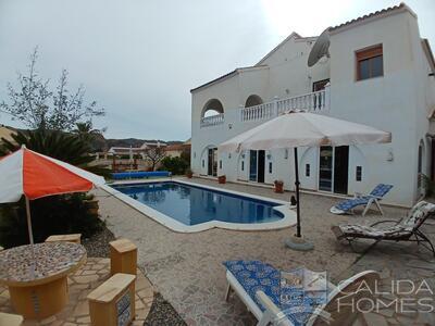 Villa De Suenos: Resale Villa in Arboleas, Almería