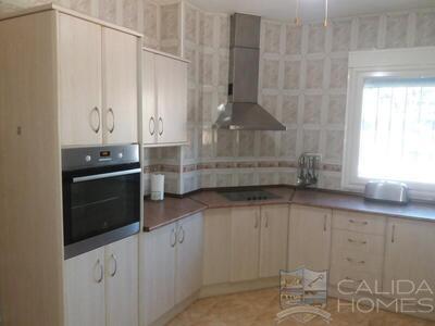 Villa de Yuccas : Resale Villa in Arboleas, Almería