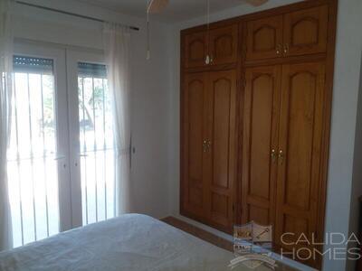 Villa de Yuccas : Resale Villa in Arboleas, Almería