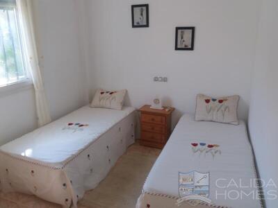 Villa de Yuccas : Resale Villa in Arboleas, Almería