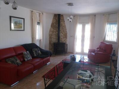 Villa de Yuccas : Resale Villa in Arboleas, Almería