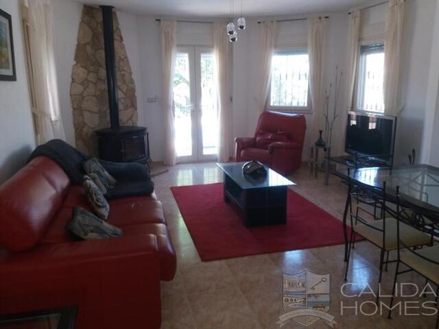 Villa de Yuccas : Resale Villa for Sale in Arboleas, Almería