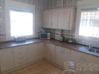 Villa de Yuccas : Resale Villa in Arboleas, Almería