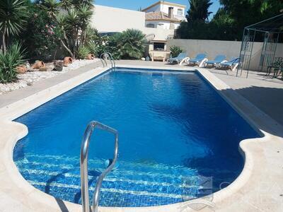 Villa de Yuccas : Resale Villa in Arboleas, Almería