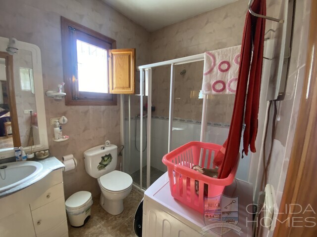 Villa Del Carmen : Resale Villa for Sale in Somontin, Almería