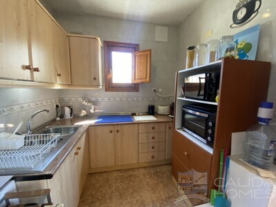 Villa Del Carmen : Resale Villa in Somontin, Almería
