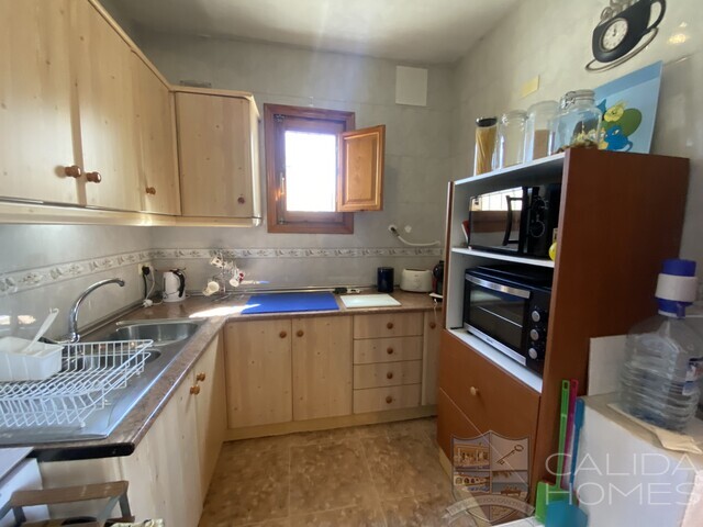 Villa Del Carmen : Resale Villa for Sale in Somontin, Almería