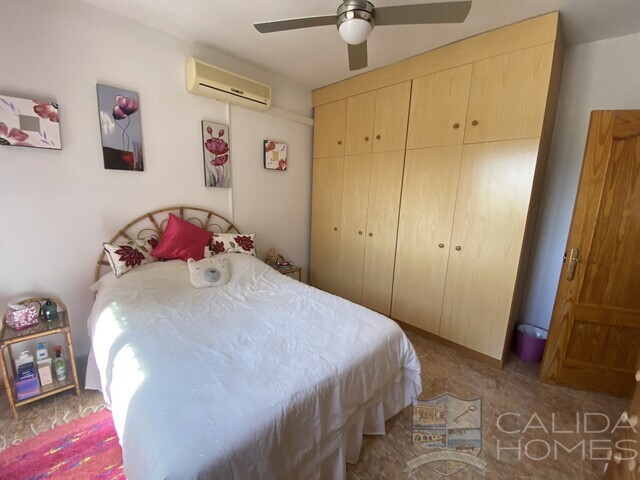 Villa Del Carmen : Resale Villa for Sale in Somontin, Almería