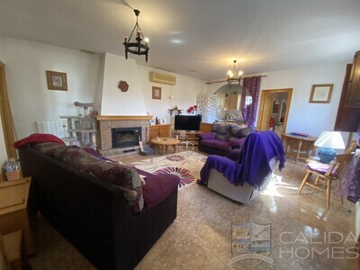 Villa Del Carmen : Resale Villa in Somontin, Almería