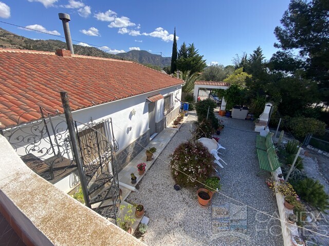 Villa Del Carmen : Resale Villa for Sale in Somontin, Almería