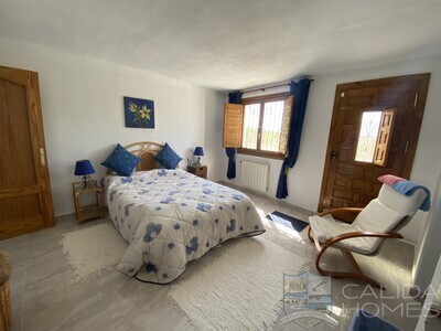 Villa Del Carmen : Resale Villa in Somontin, Almería