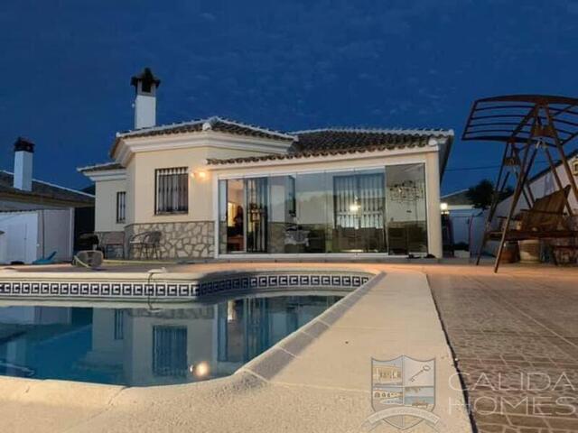 Villa Delfin: Resale Villa for Sale in Arboleas, Almería