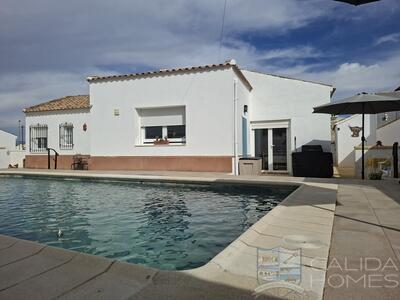 Villa Delight : Resale Villa in Arboleas, Almería