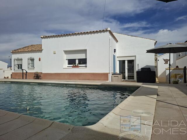Villa Delight : Resale Villa for Sale in Arboleas, Almería