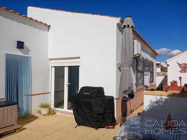 Villa Delight : Resale Villa for Sale in Arboleas, Almería