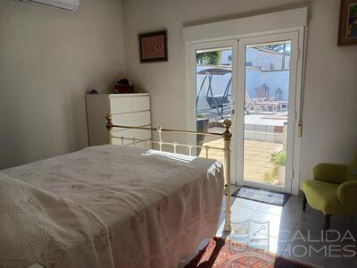 Villa Delight : Resale Villa in Arboleas, Almería