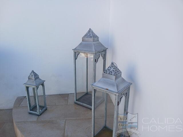 Villa Delight : Resale Villa for Sale in Arboleas, Almería