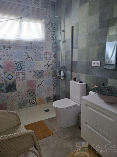 Villa Delight : Resale Villa in Arboleas, Almería