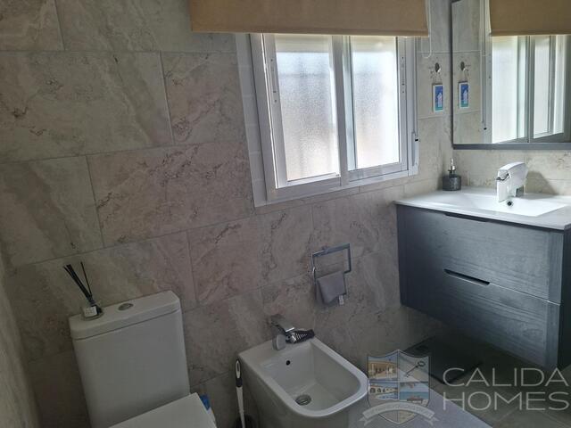 Villa Delight : Resale Villa for Sale in Arboleas, Almería