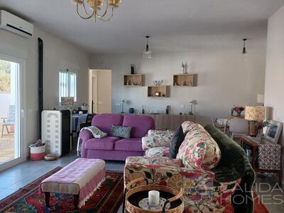 Villa Delight : Resale Villa in Arboleas, Almería