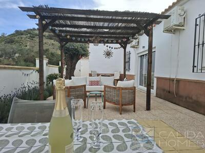 Villa Delight : Resale Villa in Arboleas, Almería