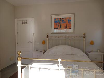 Villa Delight : Resale Villa in Arboleas, Almería