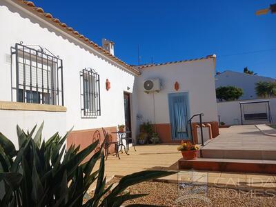 Villa Delight : Resale Villa in Arboleas, Almería