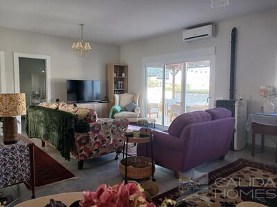 Villa Delight : Resale Villa in Arboleas, Almería