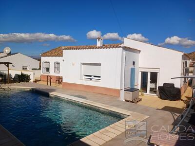 Villa Delight : Resale Villa in Arboleas, Almería