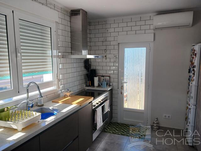 Villa Delight : Resale Villa for Sale in Arboleas, Almería