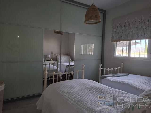 Villa Delight : Resale Villa for Sale in Arboleas, Almería